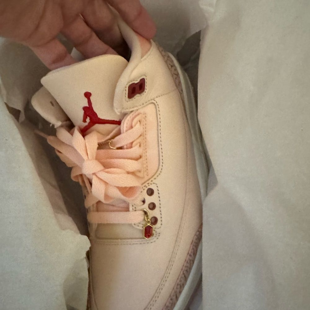Jordan 3 Retro Valentine’s Day W- 11.5